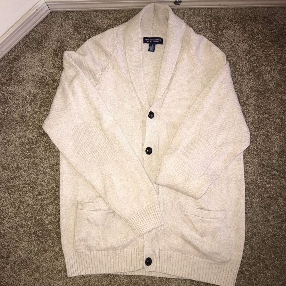 Cream Roundtree & Yorke Cardigan Sweater